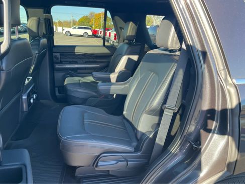 Used 2023 Ford Expedition Platinum image 35