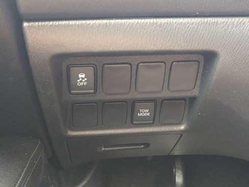 Used 2018 Nissan Pathfinder S AWD/4WD image 24