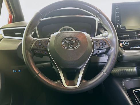 Used 2021 Toyota Corolla SE w/ Special Edition FWD image 18
