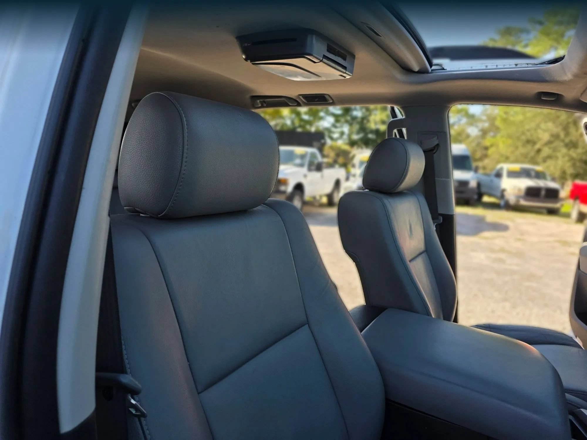 Used 2015 Toyota Sequoia SR5 w/ Premium Package RWD image 43