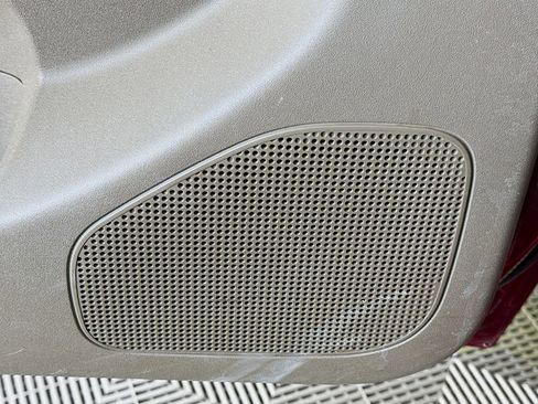 Used 2016 Nissan Frontier SV image 17