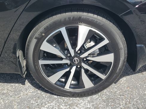 Certified 2024 Nissan Sentra SV w/ SV Premium Package image 8