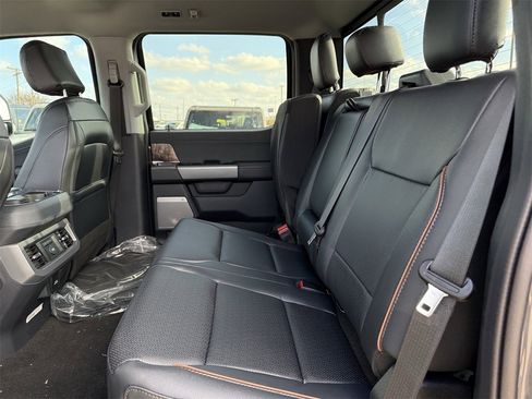 New 2026 Ford F250 Lariat w/ Black Appearance Package image 43