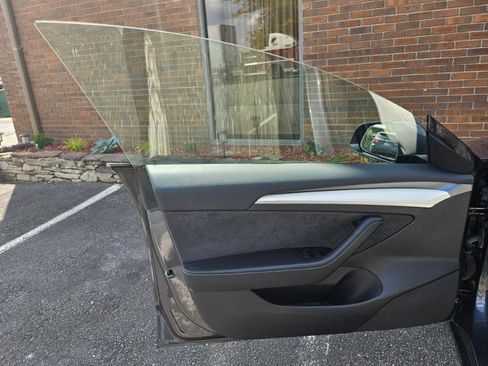 Used 2023 Tesla Model 3 Standard Range RWD image 32