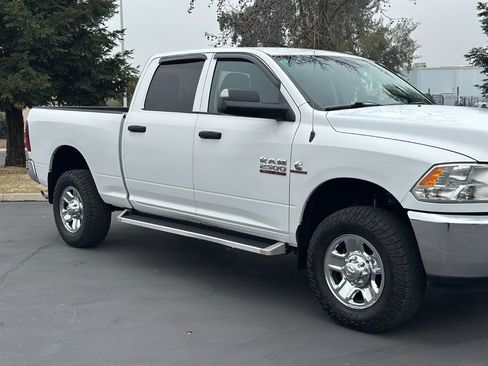 Used 2018 RAM 2500 Tradesman w/ Chrome Appearance Group image 10