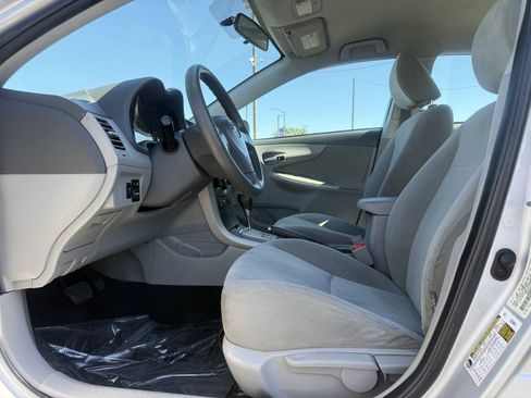 Used 2010 Toyota Corolla LE FWD image 9