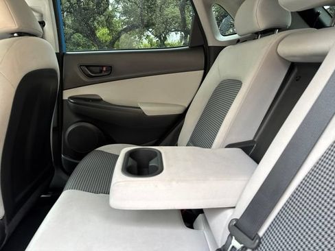 Used 2022 Hyundai Kona SE FWD image 24