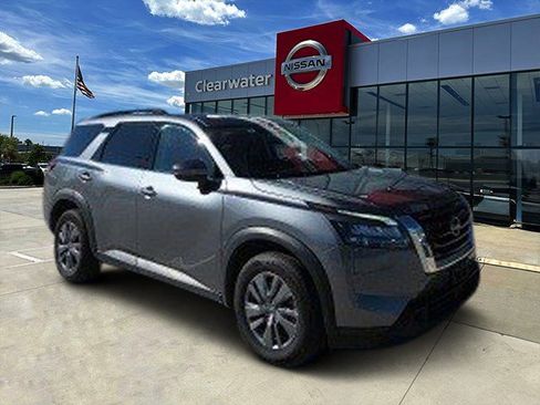 Used 2024 Nissan Pathfinder SV image 1