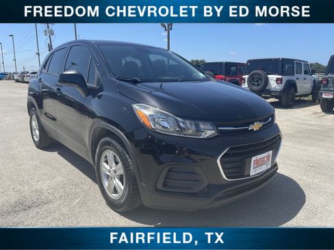 Used 2020 Chevrolet Trax LS w/ Tint and Cruise Package FWD image 1