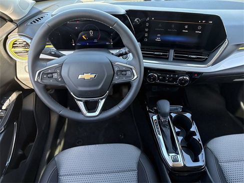 New 2026 Chevrolet Trax LT w/ Driver Confidence Package image 12