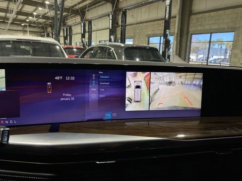 Used 2025 Cadillac Escalade Sport Platinum image 5