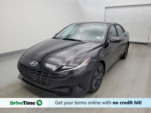 Used 2023 Hyundai Elantra SEL w/ Preferred Accessory Package FWD image 1