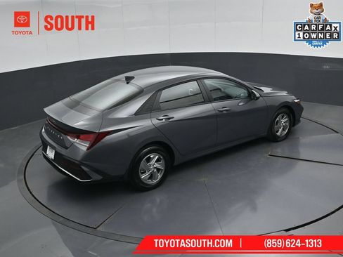 Used 2025 Hyundai Elantra SE FWD image 44