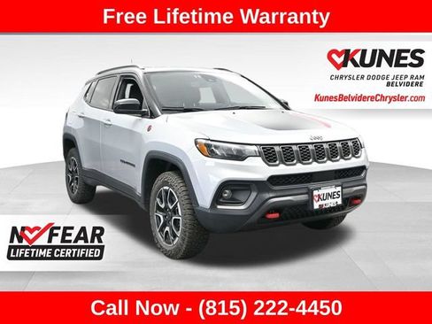 Used 2025 Jeep Compass Trailhawk AWD/4WD image 1