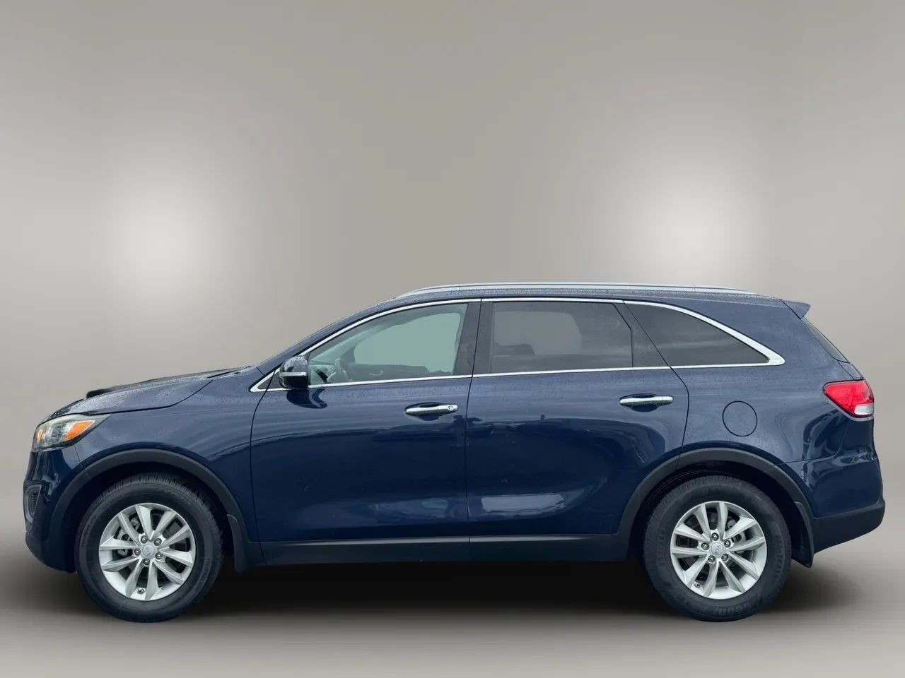 Used 2016 Kia Sorento FWD image 5