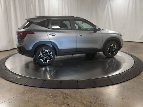 New 2026 Kia Seltos S image 2