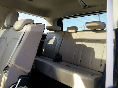 Used 2022 Ford Expedition Limited image 30