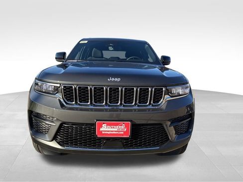 New 2025 Jeep Grand Cherokee image 8