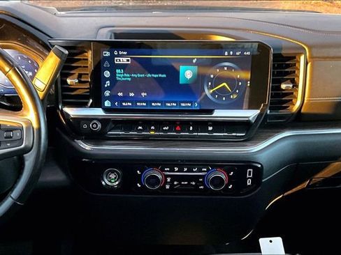 Used 2023 Chevrolet Silverado 1500 LT image 16