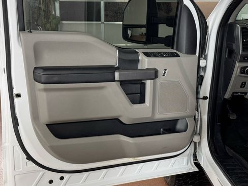 Used 2019 Ford F250 XLT w/ XLT Value Package image 15