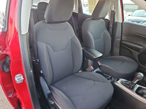 Used 2018 Jeep Compass Sport w/ Tech Group AWD/4WD image 35