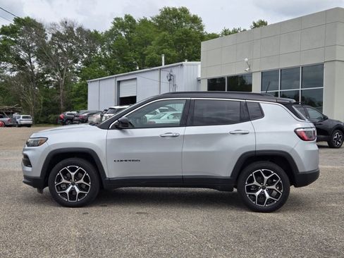 Certified 2025 Jeep Compass Limited AWD/4WD image 25