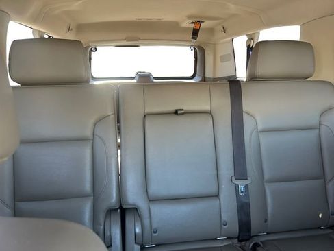 Used 2017 Chevrolet Suburban Premier image 18