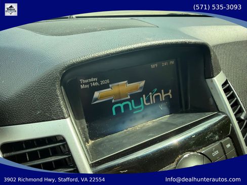 Used 2016 Chevrolet Cruze LT w/ Technology Package FWD image 19