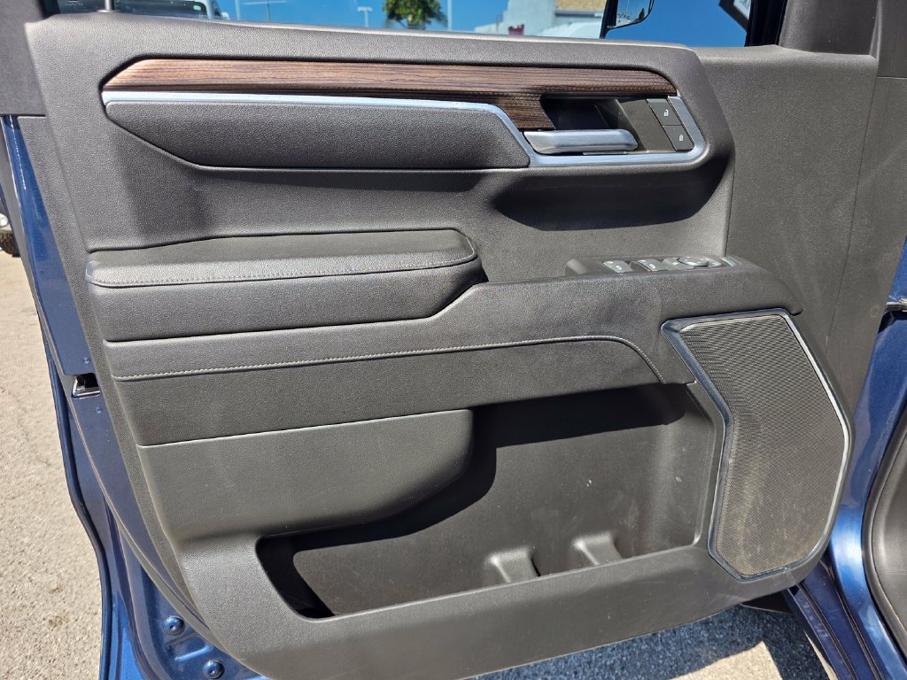 Used 2023 Chevrolet Silverado 1500 RST AWD/4WD image 13