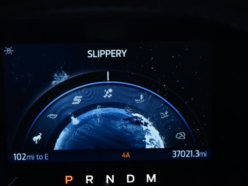 Used 2023 Ford Bronco Everglades image 34