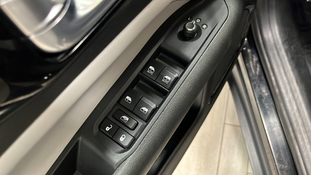 Used 2025 Jeep Compass Limited AWD/4WD image 21