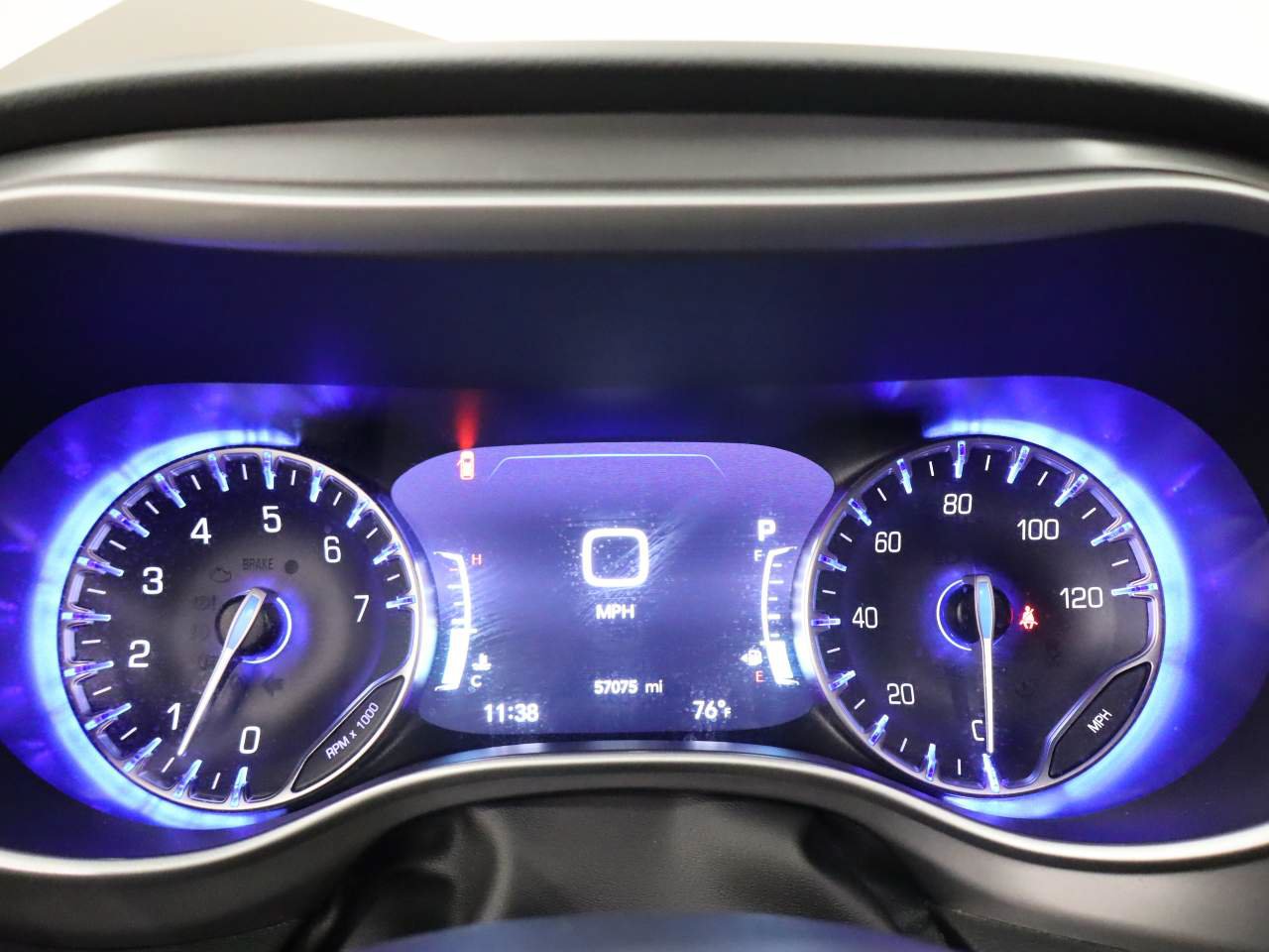 Used 2025 Chrysler Pacifica Select FWD image 7