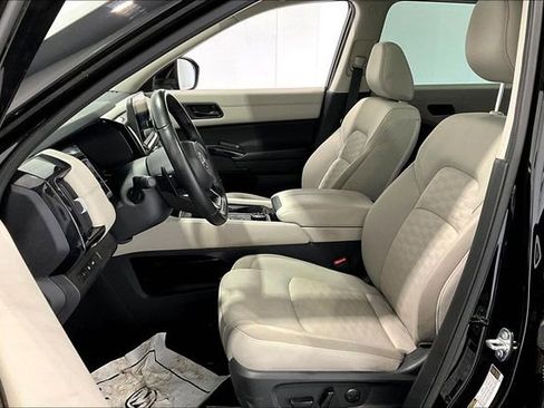 Used 2024 Nissan Pathfinder SV w/ SV Premium Package AWD/4WD image 22