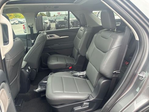 Used 2026 Ford Explorer Active w/ Active Comfort Package AWD/4WD image 31
