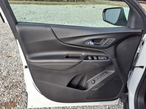 Used 2022 Chevrolet Equinox Premier FWD image 17