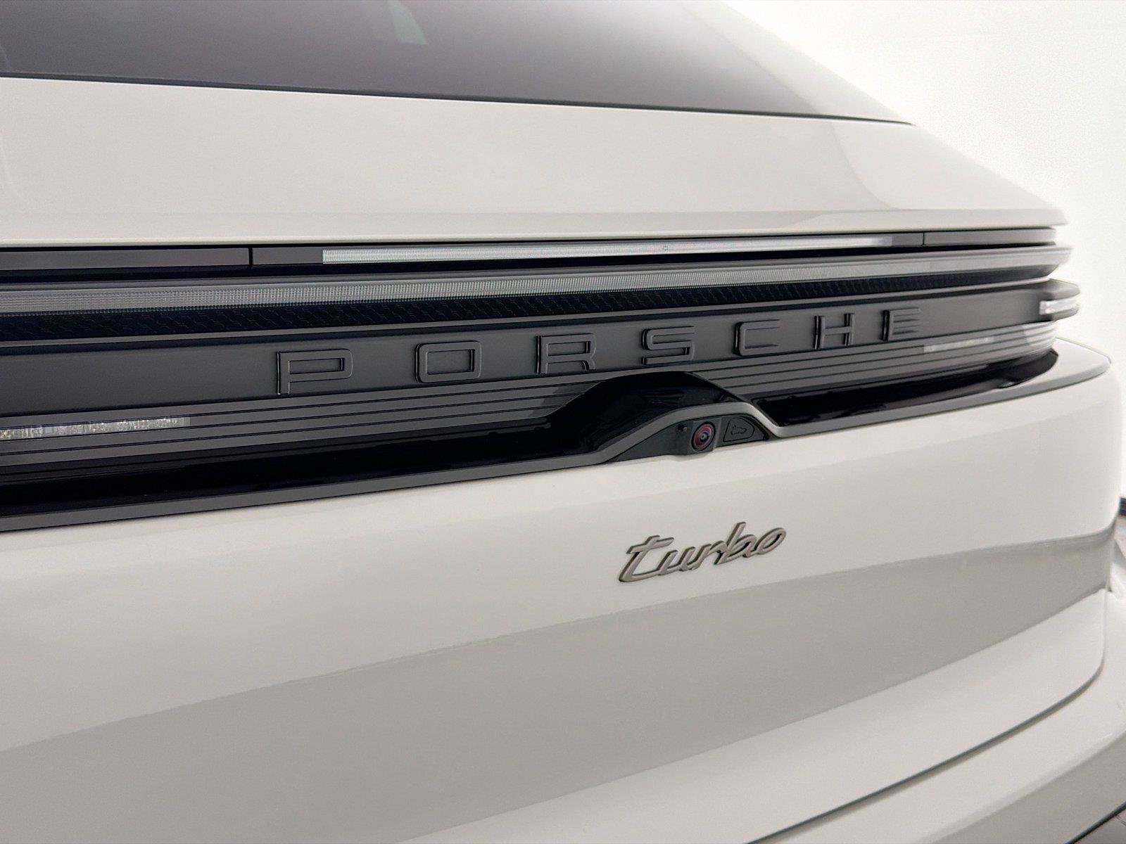 Used 2026 Porsche Macan Turbo Electric AWD/4WD image 17