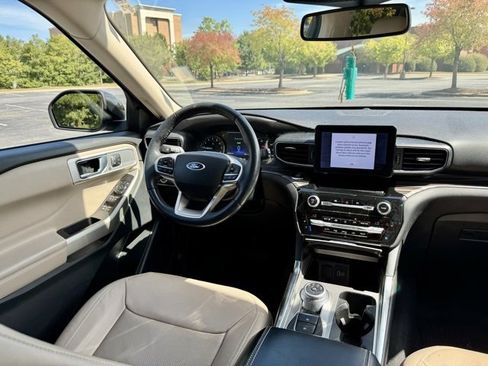 Used 2021 Ford Explorer Limited w/ Hybrid Equipment Group 310A image 19