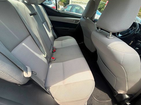 Used 2015 Toyota Corolla LE FWD image 10