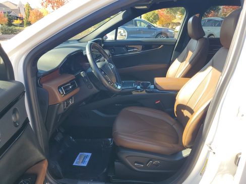 Certified 2022 Lincoln Nautilus Reserve w/ Equipment Group 201A image 12