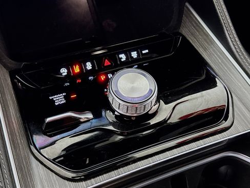 Used 2024 Jeep Wagoneer Series II image 20