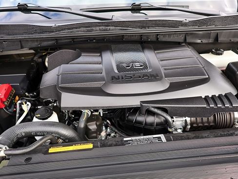 Used 2024 Nissan Titan SV w/ SV Bronze Edition Package image 22