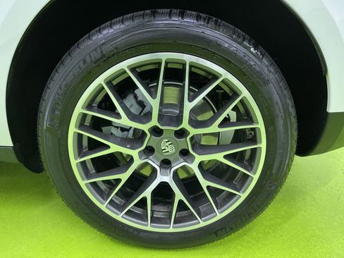 Used 2017 Porsche Macan S image 14