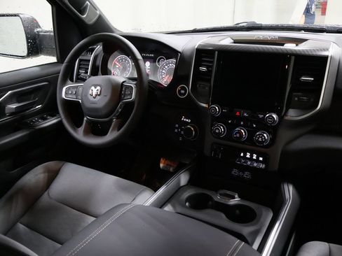 New 2026 RAM 1500 4x4 Crew Cab image 17