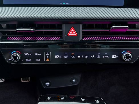 Used 2023 Kia EV6 GT-Line w/ GT-Line Suede Seat Package image 27