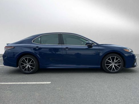 Used 2024 Toyota Camry SE image 2