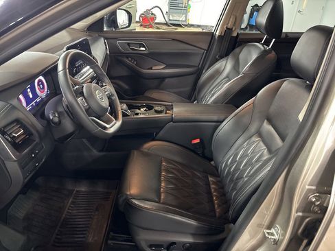 Used 2021 Nissan Rogue Platinum AWD/4WD image 27