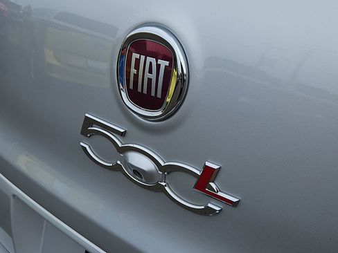 Used 2019 FIAT 500L Pop w/ Popular Equipment Group image 27