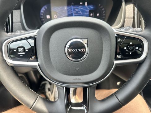 Used 2025 Volvo XC90 B6 Plus AWD/4WD image 30