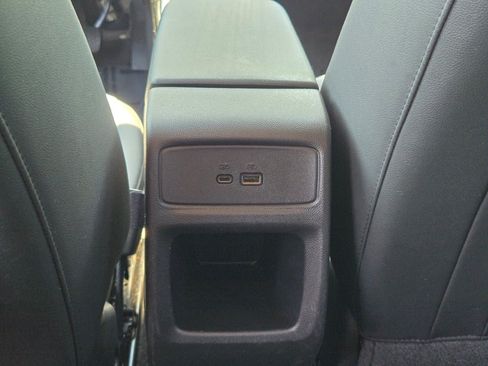 Certified 2025 Chevrolet Trax LT FWD image 16