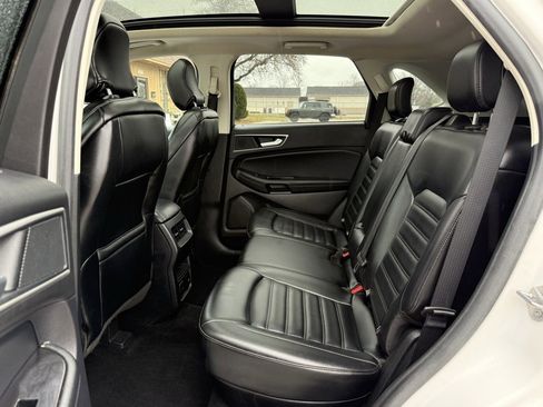 Used 2019 Ford Edge SEL w/ Equipment Group 201A image 12